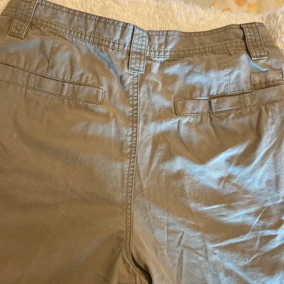 COLUMBIA Khaki Casual Cargo Shorts - Picture 4 of 7